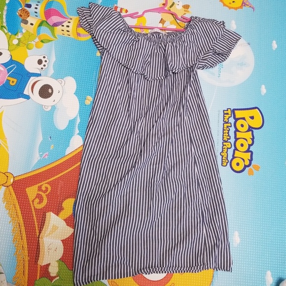 Dress - Picture 2 of 4